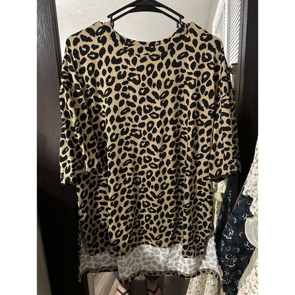 Mintreus Tops - Butter Soft Animal Print Comfy Tee Size Xl Short Sleeve